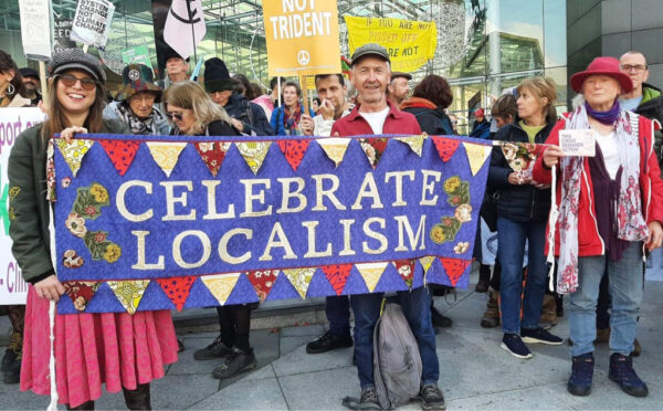 How to be a community player