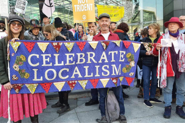 How to be a community player